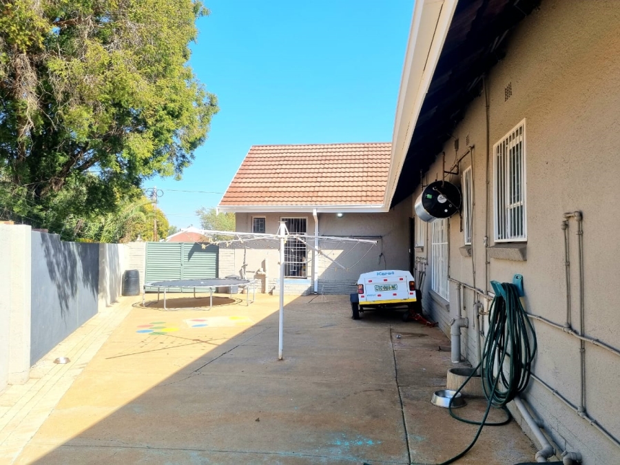 4 Bedroom Property for Sale in Hillcrest Northern Cape